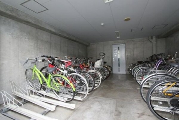 建物設備(駐輪場)