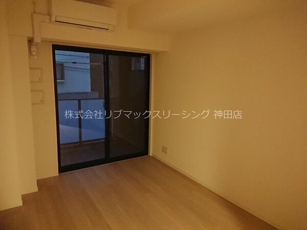 寝室(ペット飼育可！独立洗面台完備！居室広々7.7帖！2口ガスシス)