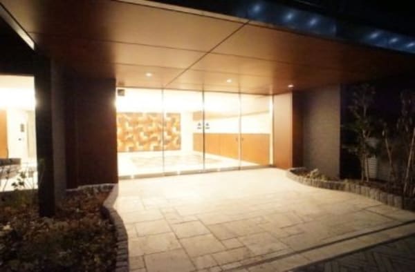 エントランス(家具家電が付いております。)