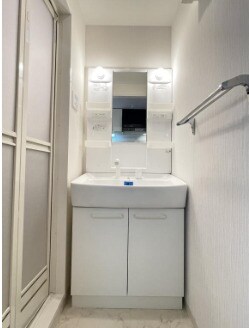 物件内観写真10　(近くには公園や商業施設も豊富！！)