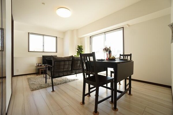 居室(モデルルーム写真)