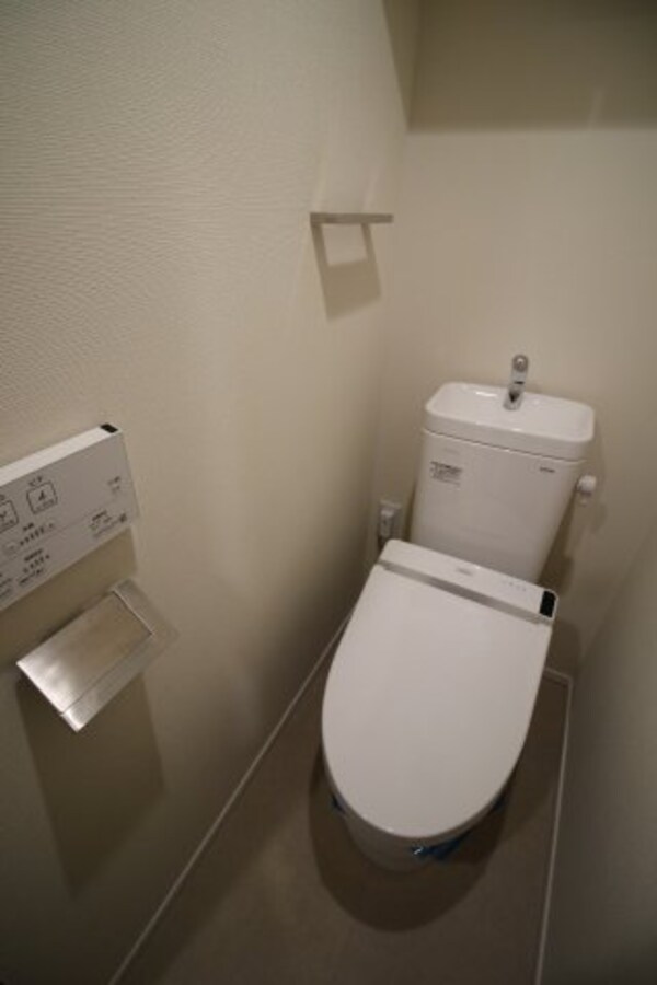 トイレ(別号室参考写真)