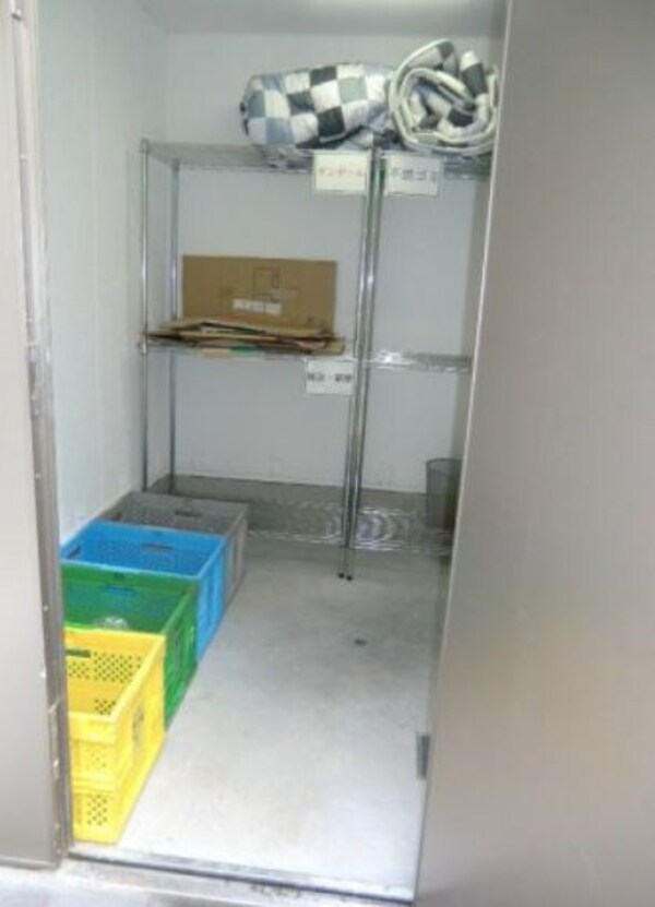 内装他(ゴミ置き場)