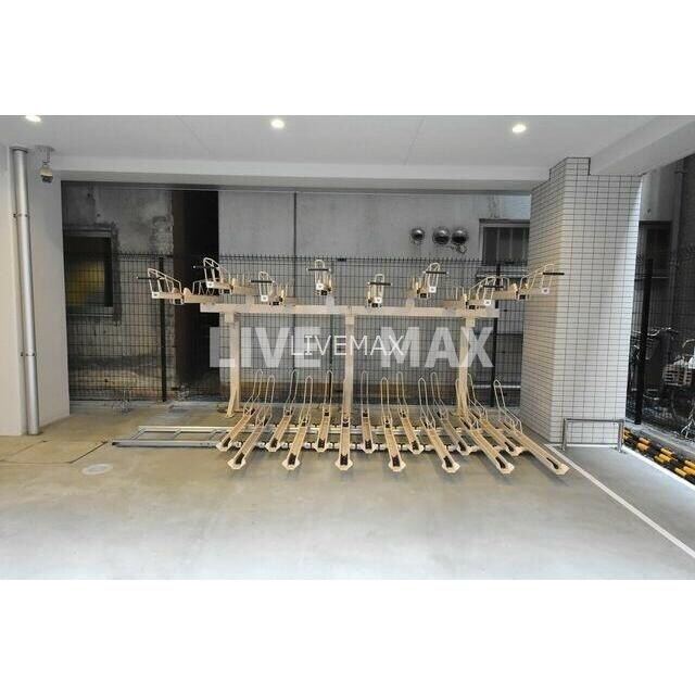 物件外観写真5　(駐輪場)