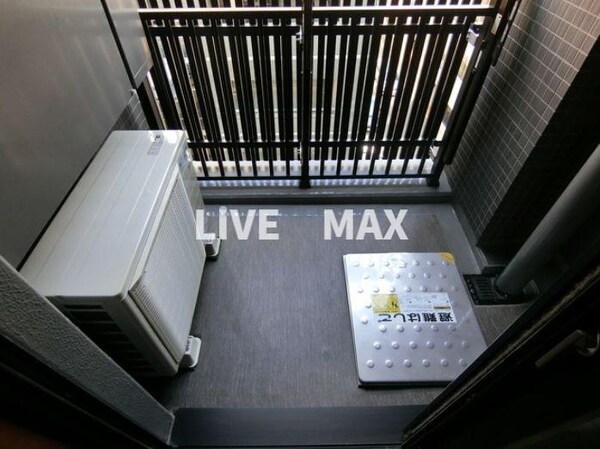 バルコニー(2～4階はホワイトフローリングです。)