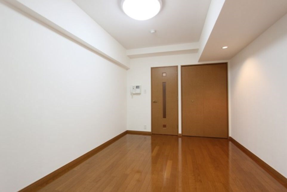 物件内観写真9　(～日々の生活は素敵なリビングで～)