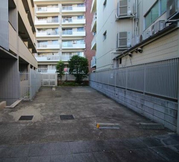 駐車場(★《見学予約受け付け中》・設備充実ハイグレードマンション★)