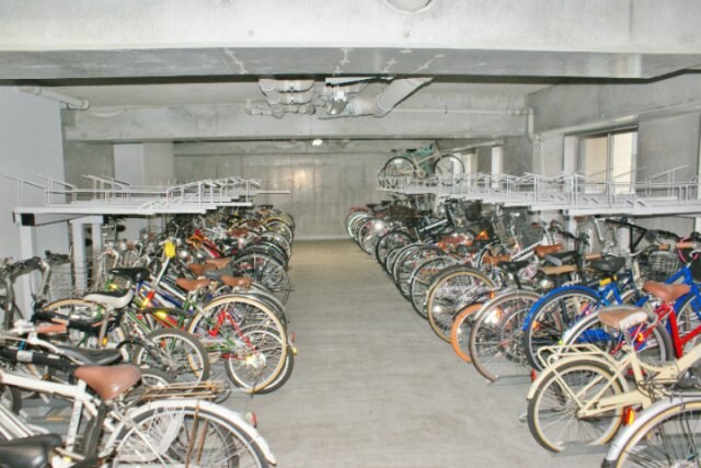 物件外観写真4　(駐輪場)