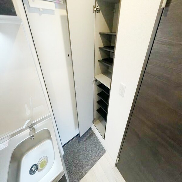 内装他