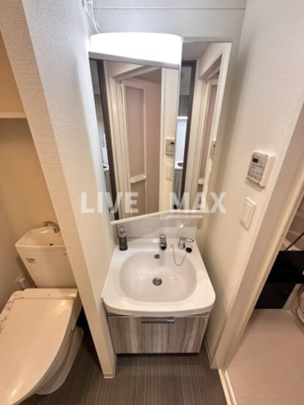 洗面・脱衣所(※モデルルーム写真使用。実際は家具家電は付きません。)