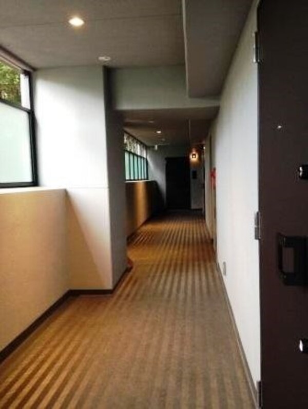 玄関(★《見学予約受付中》お気軽にお問い合わせ下さい！！)