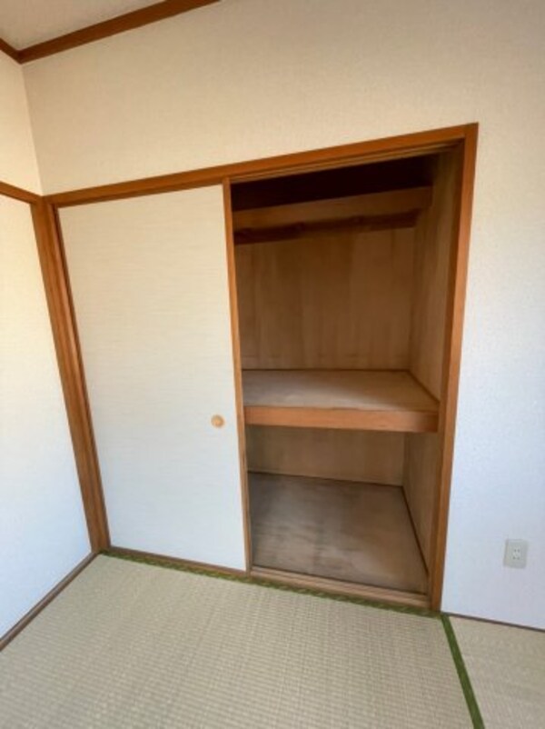 収納(画像は別号室。ご参考にどうぞ)