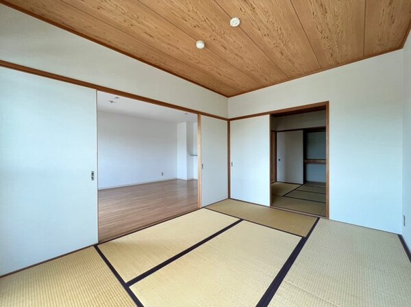 寝室(別号室の画像です。ご参考下さい)