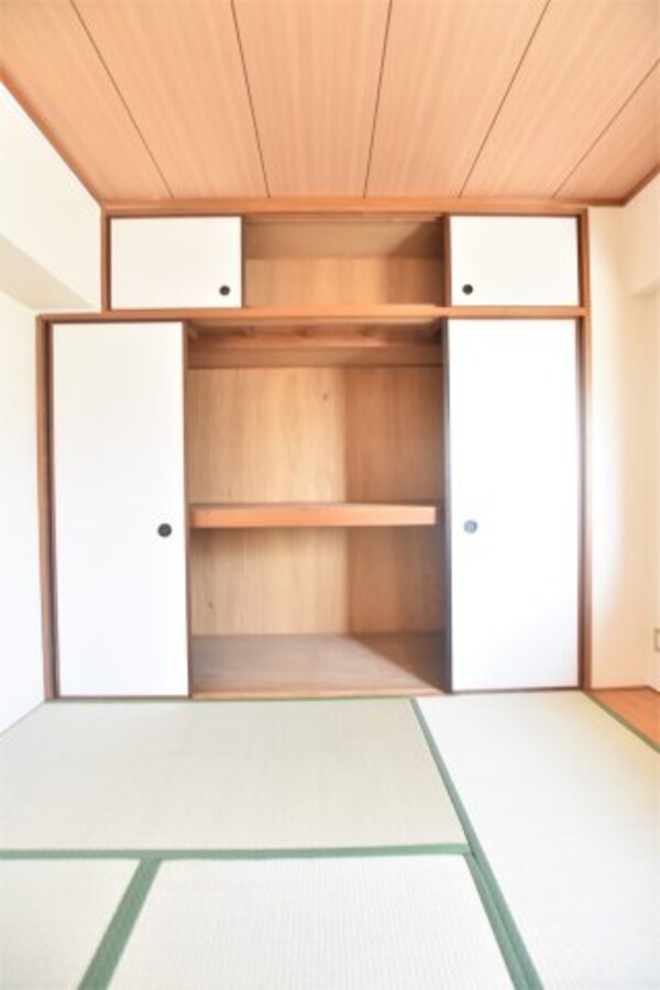 収納(別号室の写真です。ご参考までに)