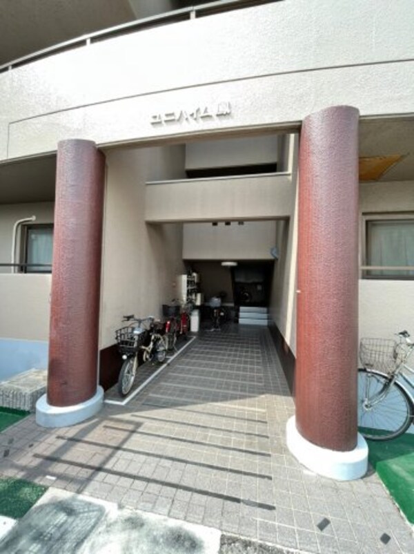 エントランス(建物の内部です)