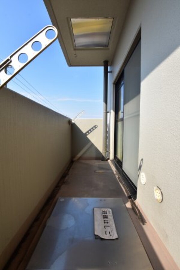 バルコニー(別号室の画像です。ご参考下さい)