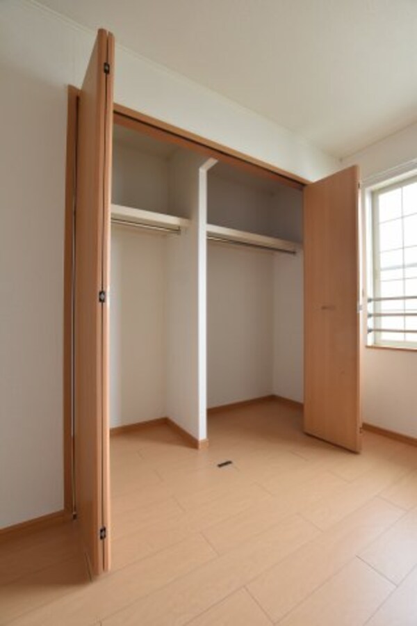 収納(画像は別号室。ご参考にどうぞ)