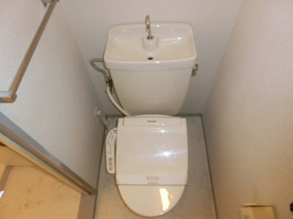 トイレ(別号室の画像です。ご参考下さい)