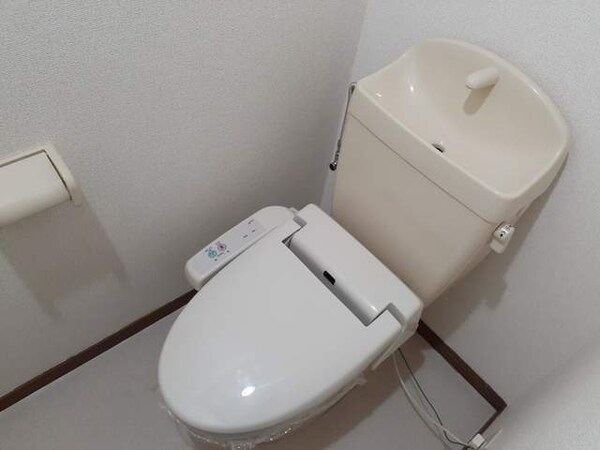 トイレ(別号室の画像です。ご参考下さい)
