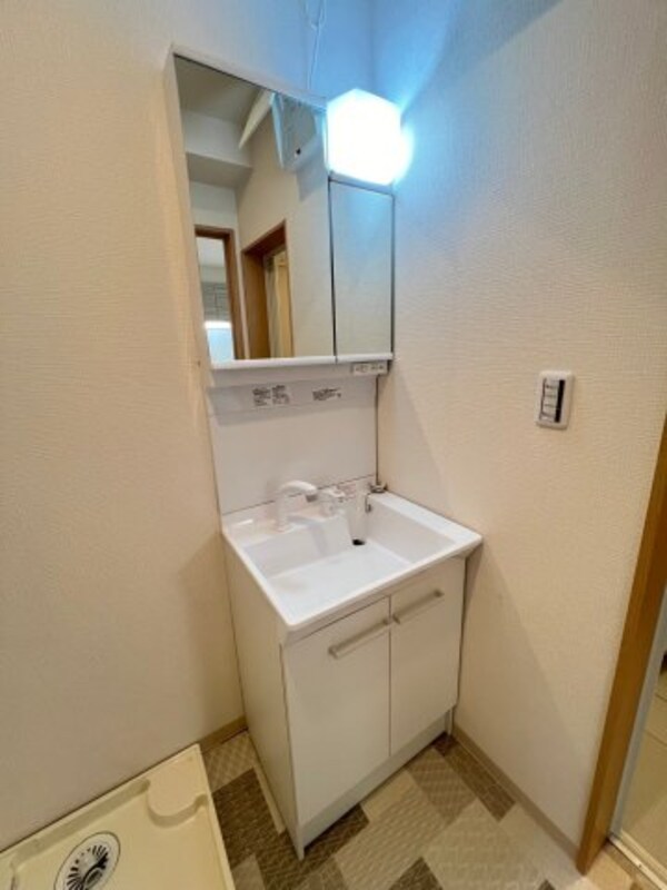 独立洗面台(同施工会社別物件。ご参考下さい。)