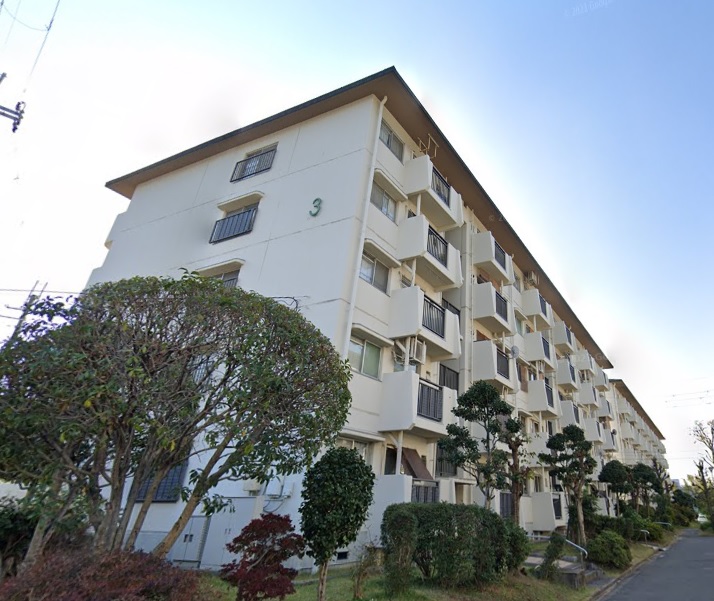 和泉府中団地6号棟