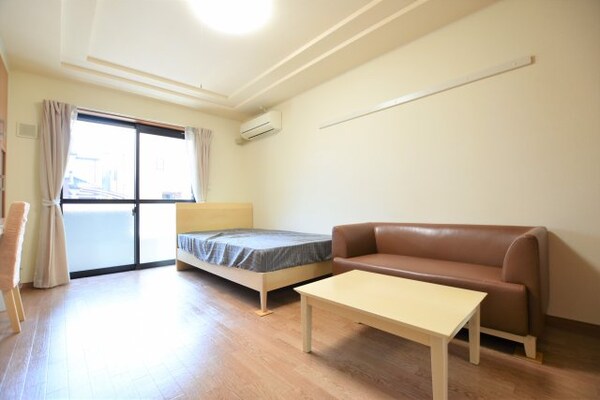 居室(同物件、別部屋のお写真となります。ご参考までにご覧ください。)