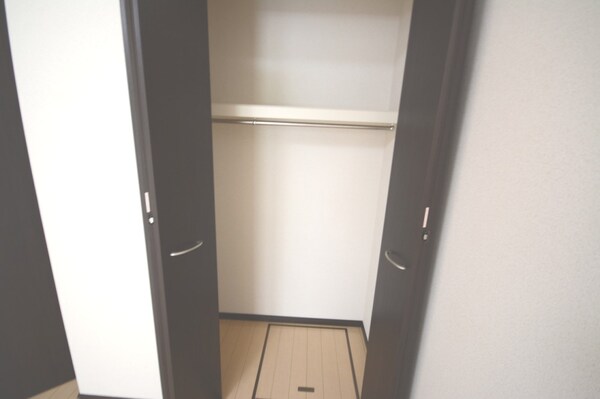 収納(同物件、別物件の写真となります。ご参考までにご覧ください。)