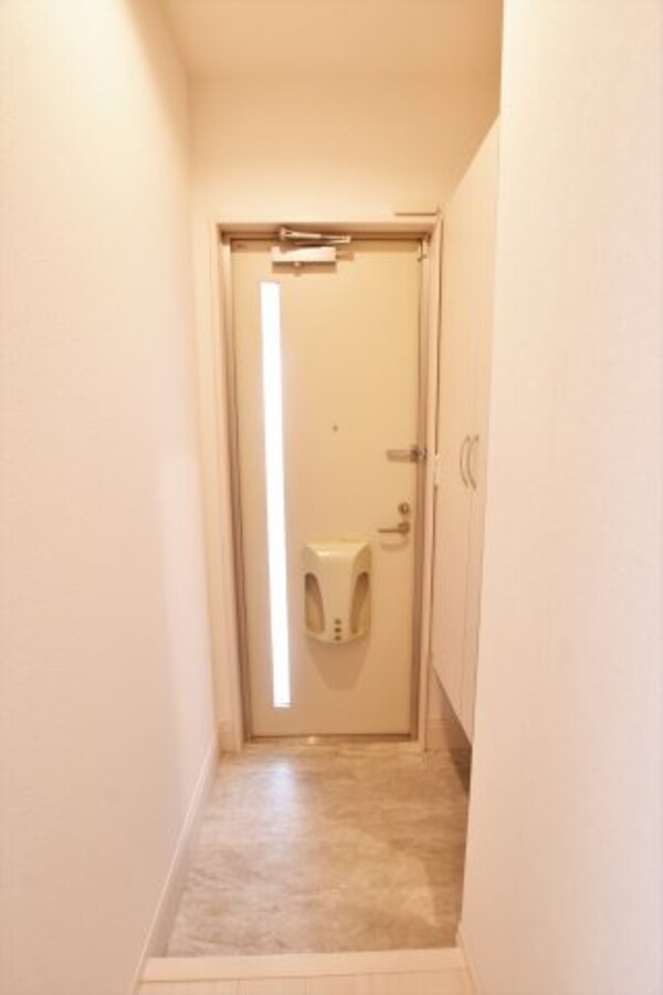 玄関(別号室の画像です。ご参考下さい。)