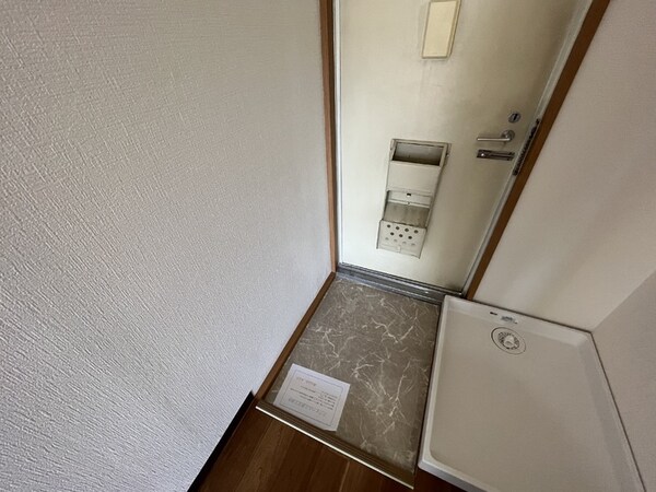 玄関(別号室の画像です。ご参考下さい)