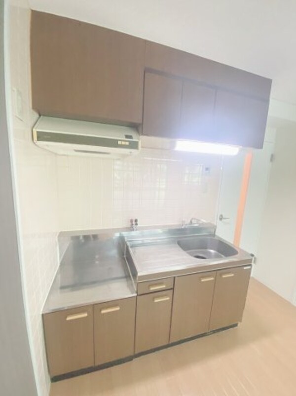 キッチン(別号室の画像です。ご参考下さい)