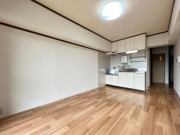 居室(別号室の画像です。ご参考下さい)