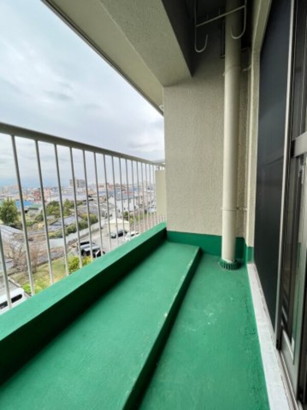 バルコニー(別号室の画像です。ご参考下さい)