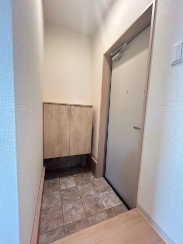 玄関(未完成物件の為同施工会社別物件です。ご参考お願い致します。)