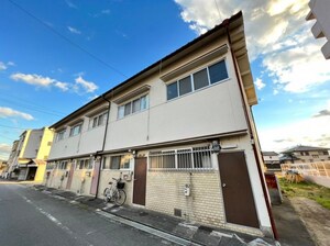 東池尻連棟貸家外観写真