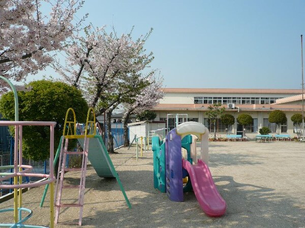周辺環境(北条幼稚園 684m)
