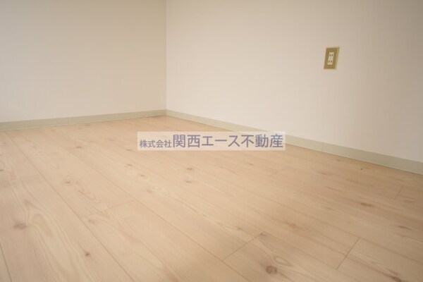内装他