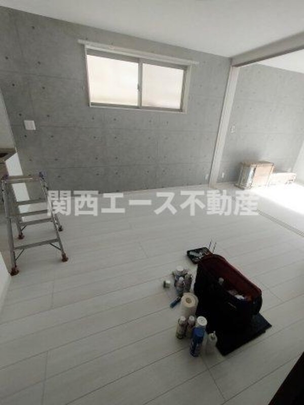 内装他