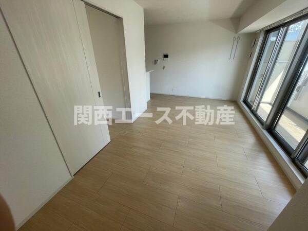 内装他