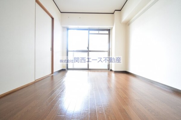 内装他