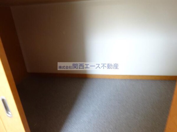 内装他