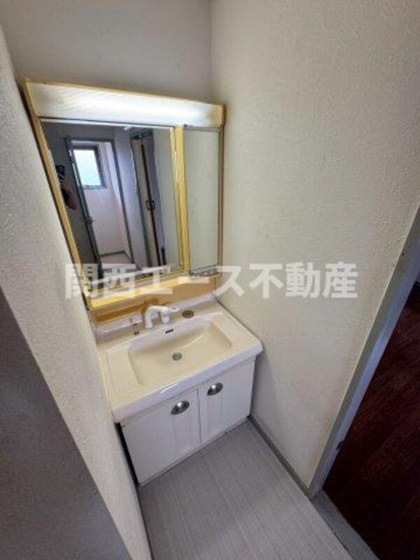 独立洗面台