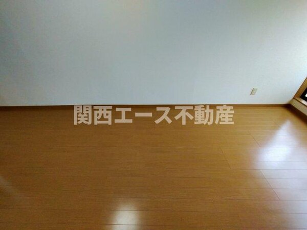 内装他