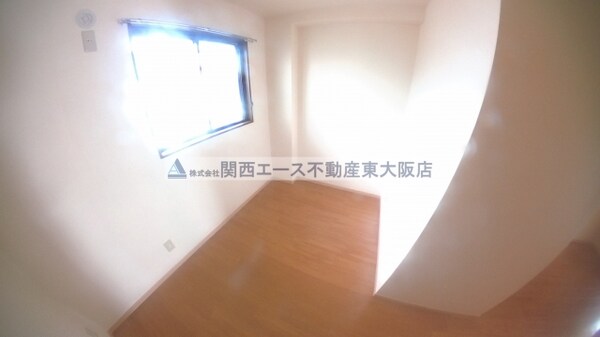 内装他