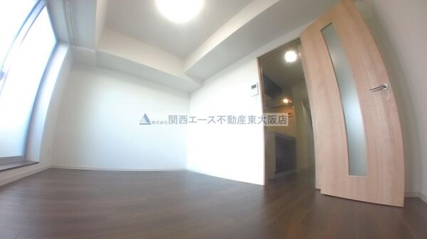 内装他