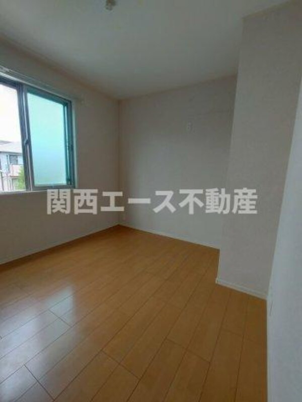 内装他