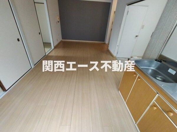 内装他
