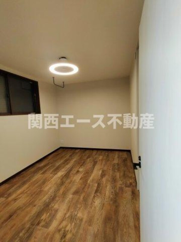 内装他