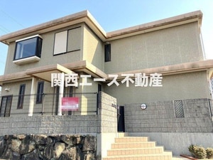 東香里南町貸家外観写真