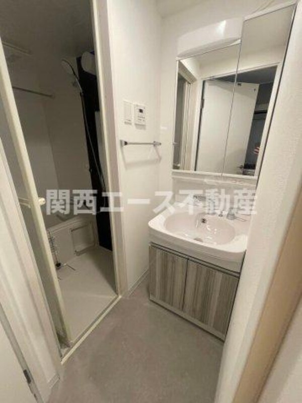 独立洗面台