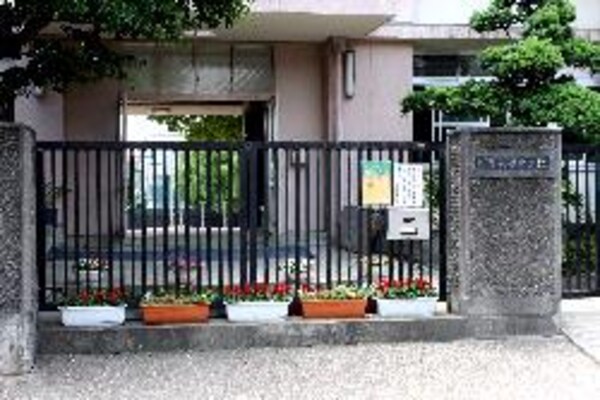 周辺環境(長瀬中学校 1421m)